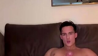 Levy lets the woman use her hands to jerking off dick until cum.