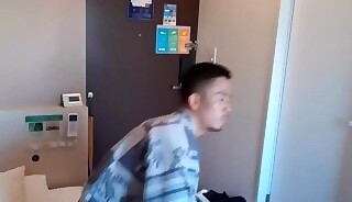 Small japanese fucked a tall foreigner