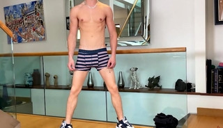Young Straight & Extremely Ripped Harry Wanks his Huge Uncut Cock & Squirts a Big Load!