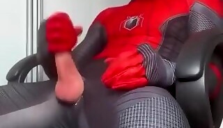 Ogustavorocha uses a fleshjack while in a spiderman custume