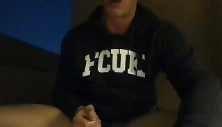 BWC Stud Cumming on Webcam