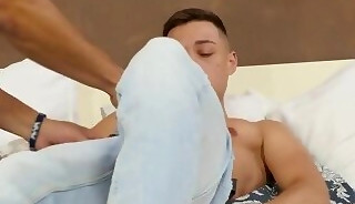 827