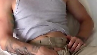 BoysOnCam_AussieGloryHole_20V2018_02b_JamesSucksTyler