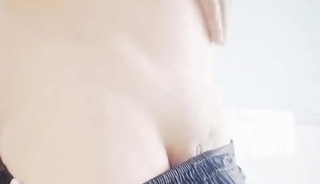 Hairless boy cums vip