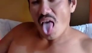 Pinoy Daddy Jerking Off