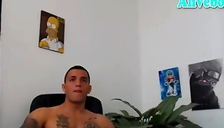 Sexy fit guy with tattoos masturbtes on cam
