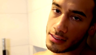 Kayden Andrews jerking off