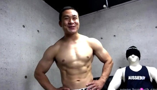 Muscle Hunk Anal Try-Out