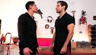 Jim Fit teaches David how to give a proper rimmer