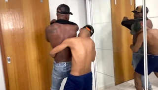 Vitor bottoms