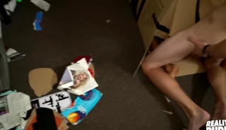 Fucc me cardboard cube