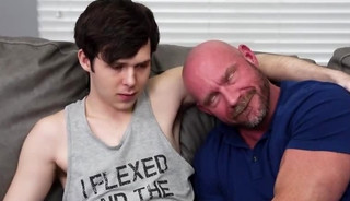 Killian Knoxx trains his Twink to flip fuck