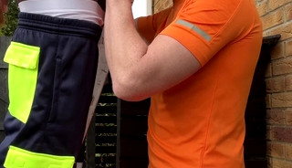 Hot BBC Toblerone fucks Tradesman