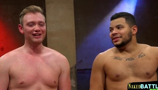 Wrestler stud cums after licking toes