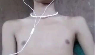 Dahil umalis si Mama habang di pa sya nakakabalik jakol muna sya .