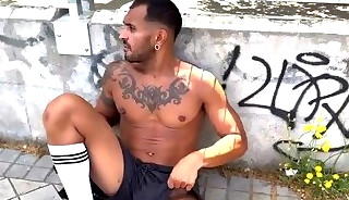 Street Pickup – Max Hilton  Lucio Saints