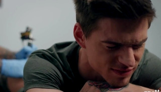 O tatuador