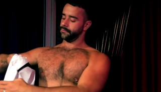 Muscle gay flip flop and cumshot