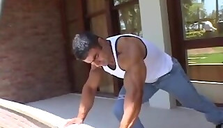 EDUARDO MUSCLE