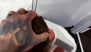 Fucking in the bathroom - The challenge of the Shampoo