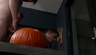 Horny stepdad shows how to create perfect pumpkin carving