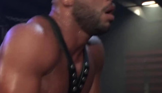 Muscle chocolate Daddy Puts That In His bdsm Shithole