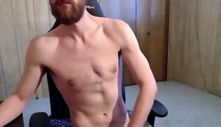 Bearded guy masturbates in live