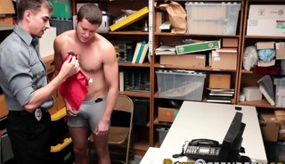 Thief gobbles mall cop