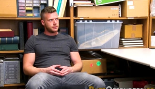 Delinquent thief sucks dick