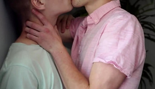 Amateur Twink Tannor Reed Gets Bareback Dick