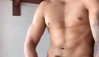 Who is this hot hunk?