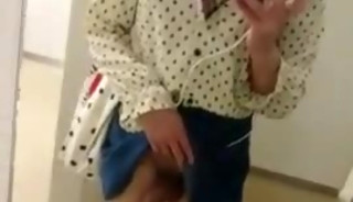 absolutely beautiful transvestite cums handsfree 2