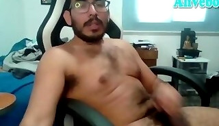 glassesed daddy from Spain wanks on webcam