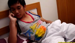 Asian pissing on twink BF during bareback sex
