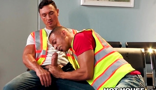 Injured Construction Worker Fucked in Hospital Waiting Room