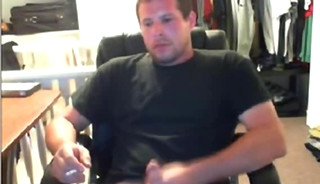 Hot straight guy on cam jacks off and cums