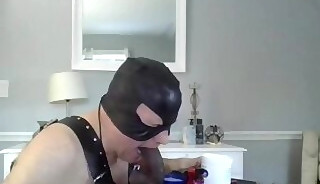 deep throat with bikeman in hotel