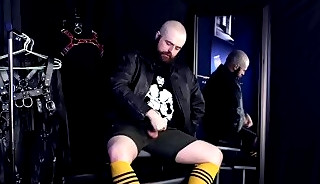 Bottom cub destroyed by horny bear bareback style