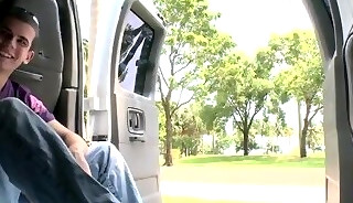 Str8 amateur stud sucked by gay in the van till cumshot
