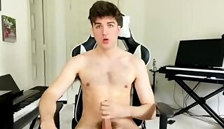 Cute Twunk with Big Nutsack Jerks His BWC