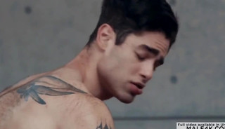 Photoshoot turns into anal romp