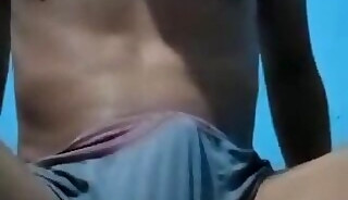 Me Pongo Caliente Frente a la Camara y me Desnudo
