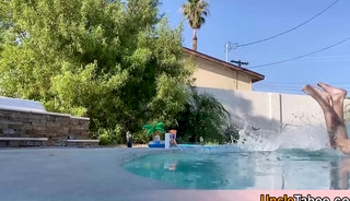 Muscle hunk pleasing big dick bareback at the poolside