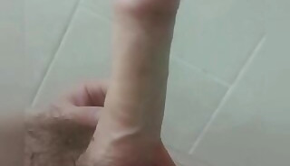 Using my girlfriends dildo to fuck my tight arse
