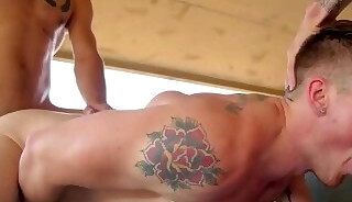 Peeking shaved stud joins bareback trio for cum in mouth