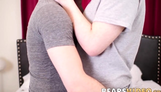 Burly cub Claudio White sucked off before hard bareback