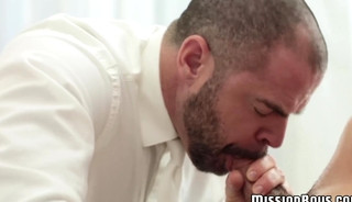 Sexy jock has his thick cock sucked off by bearded daddy