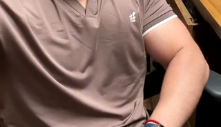 155.4 💪 muscular daddy shows off after a hard day at work