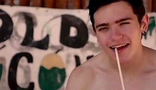 LucaMarenzio - ALEX IN NEW YORK - Kane pounds Alex Gonzalez BB