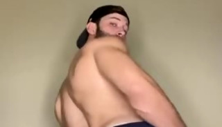 Showing off my ass and playing with my hole